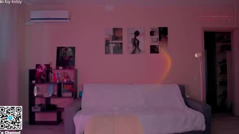 Snapshot of dindin_ chatting on 12/21/25, 07:59 Jessie online show from 12/21/25, 07:59