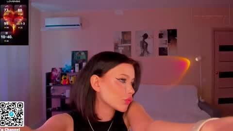 Snapshot of dindin_ chatting on 02/26/26, 07:18 Jessie online show from 02/26/26, 07:18