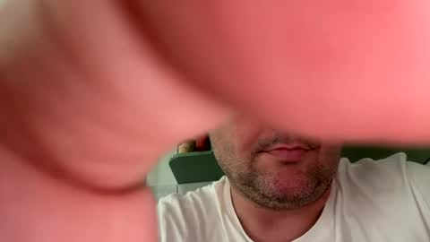 Snapshot of dinodinoxxx chatting on 06/07/26, 10:30 dinodinoxxx online show from 06/07/26, 10:30