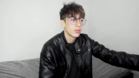 Snapshot of dio_star chatting on 12/18/25, 12:00 Dio online show from 12/18/25, 12:00