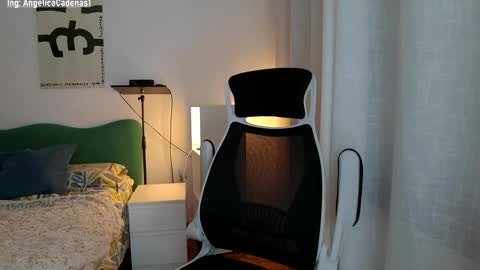 Snapshot of diosa_cadenas chatting on 12/19/24, 11:25 Anglica A online show from 12/19/24, 11:25