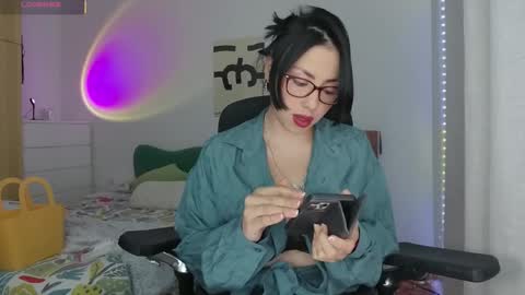 Snapshot of diosa_cadenas chatting on 11/16/25, 07:19 Anglica A online show from 11/16/25, 07:19