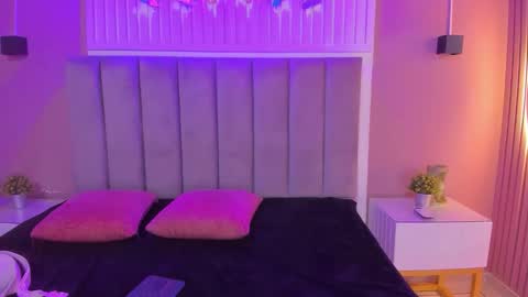 Cristal  online show from 10/04/25, 03:26