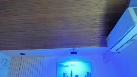 Snapshot of diosa_cristal chatting on 05/22/26, 03:02 Cristal online show from 05/22/26, 03:02