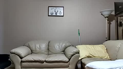 Snapshot of dipstik11 chatting on 09/18/25, 05:04 DIPSTIK online show from 09/18/25, 05:04