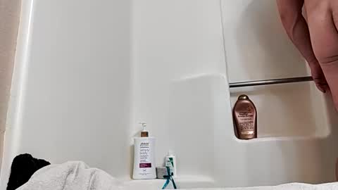 Snapshot of dipstik11 chatting on 10/23/25, 08:57 DIPSTIK online show from 10/23/25, 08:57