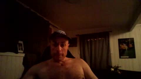 Snapshot of dirkdigglerofficial chatting on 12/23/25, 12:52 dirkdigglerofficial online show from 12/23/25, 12:52
