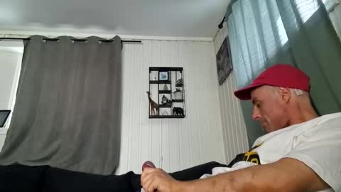 Snapshot of dirkdigglerofficial chatting on 01/16/26, 09:24 dirkdigglerofficial online show from 01/16/26, 09:24