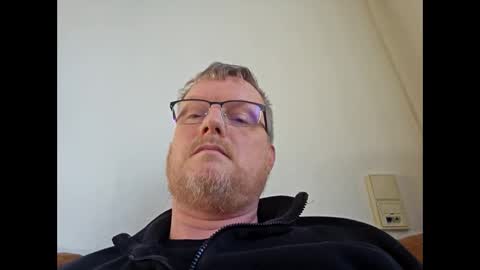 dirkkie1975 online show from 02/25/26, 10:03