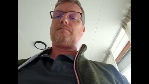 dirkkie1975 online show from 04/17/26, 12:19