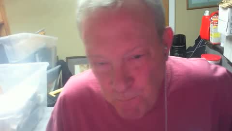 Snapshot of dirkpitt223 chatting on 12/04/24, 04:10 DirtkPitt Fun guy working online show from 12/04/24, 04:10