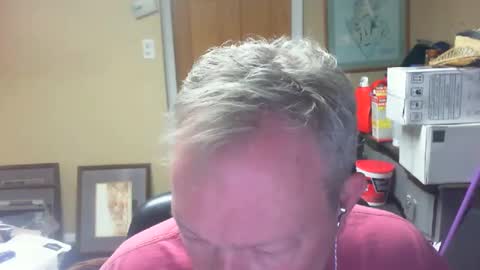 Snapshot of dirkpitt223 chatting on 12/12/24, 01:28 DirtkPitt Fun guy working online show from 12/12/24, 01:28