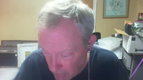 Snapshot of dirkpitt223 chatting on 12/22/24, 10:17 DirtkPitt Fun guy working online show from 12/22/24, 10:17