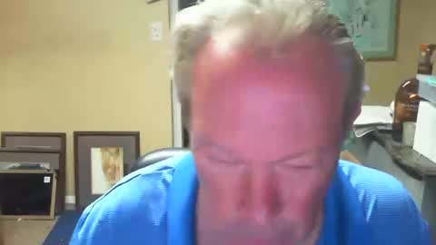 Snapshot of dirkpitt223 chatting on 10/19/25, 02:40 DirtkPitt Fun guy working online show from 10/19/25, 02:40