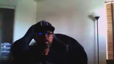 Snapshot of dirtrider15 chatting on 04/05/26, 06:27 dirtrider15 online show from 04/05/26, 06:27