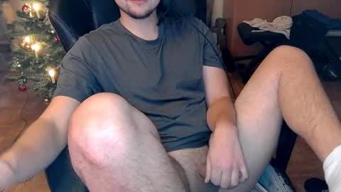 Snapshot of dirty_fun_boy chatting on 12/21/24, 08:43 dirty_fun_boy online show from 12/21/24, 08:43