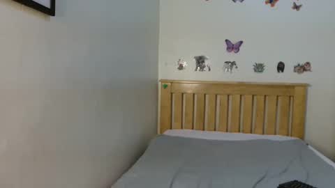 Snapshot of dirty_slutts chatting on 10/17/25, 12:14 sisi and grovin online show from 10/17/25, 12:14