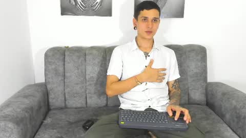 David Julian independent online show from 06/18/26, 11:42