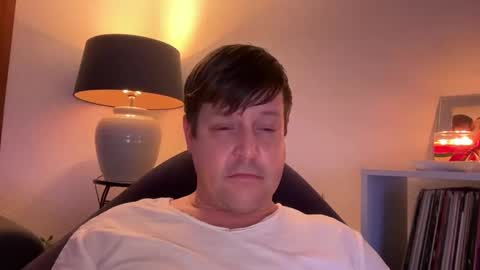 Snapshot of dirtybastard81 chatting on 12/27/24, 11:10 Jan online show from 12/27/24, 11:10