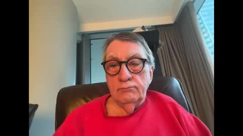 Snapshot of dirtydad149 chatting on 04/04/26, 02:21 Love horny boy bums online show from 04/04/26, 02:21