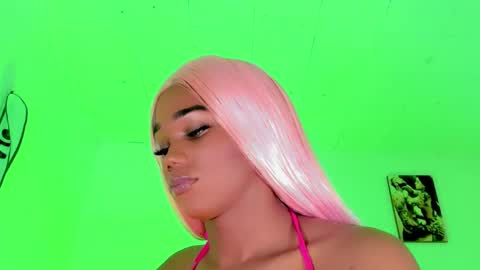 Snapshot of dirtygamesnaomy chatting on 10/07/25, 04:04 Naomy online show from 10/07/25, 04:04