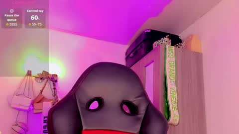 Naomy  online show from 05/08/26, 04:07