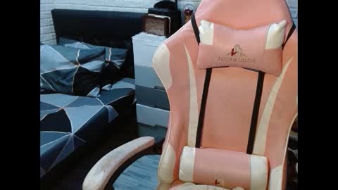 Snapshot of dirtylexa31 chatting on 02/16/25, 08:11 LEXA online show from 02/16/25, 08:11