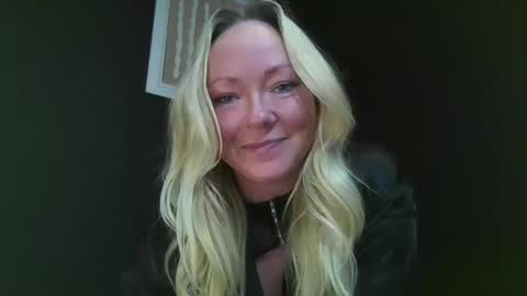 Snapshot of dirtylittlejess chatting on 10/02/25, 06:53 dirtylittlejess online show from 10/02/25, 06:53