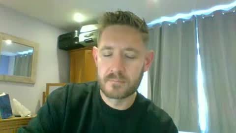 Snapshot of dirtylondon729 chatting on 10/06/25, 09:40 Exhibitionist Ben online show from 10/06/25, 09:40