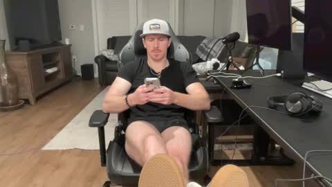 Snapshot of discgolf4life chatting on 03/03/25, 04:58 JustinDulgeXXX online show from 03/03/25, 04:58