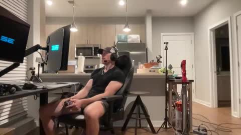 Snapshot of discgolf4life chatting on 12/01/25, 04:50 JustinDulgeXXX online show from 12/01/25, 04:50