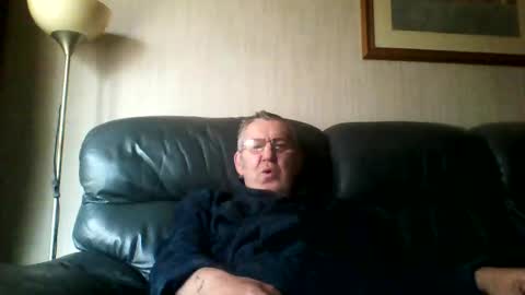 Snapshot of discovery63 chatting on 12/08/24, 01:03 discovery63 online show from 12/08/24, 01:03