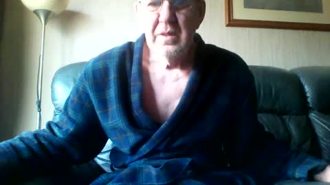 Snapshot of discovery63 chatting on 12/24/24, 11:38 discovery63 online show from 12/24/24, 11:38