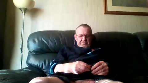 Snapshot of discovery63 chatting on 01/02/25, 11:52 discovery63 online show from 01/02/25, 11:52