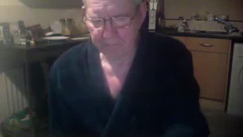 Snapshot of discovery63 chatting on 01/06/25, 12:37 discovery63 online show from 01/06/25, 12:37