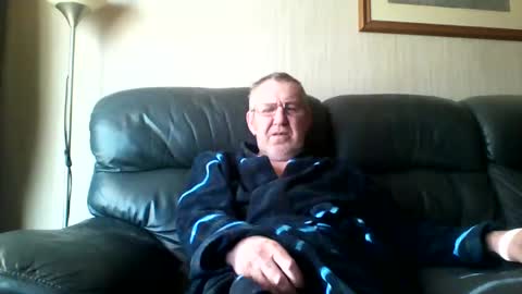 Snapshot of discovery63 chatting on 02/06/25, 12:26 discovery63 online show from 02/06/25, 12:26