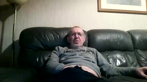 Snapshot of discovery63 chatting on 02/09/25, 05:54 discovery63 online show from 02/09/25, 05:54