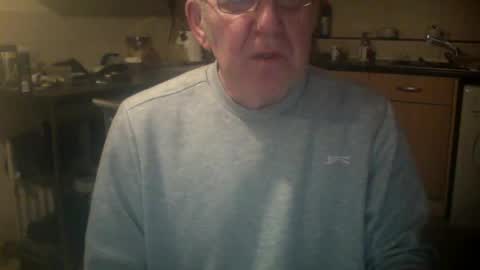 Snapshot of discovery63 chatting on 02/11/25, 08:20 discovery63 online show from 02/11/25, 08:20