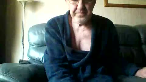 Snapshot of discovery63 chatting on 02/18/25, 11:44 discovery63 online show from 02/18/25, 11:44