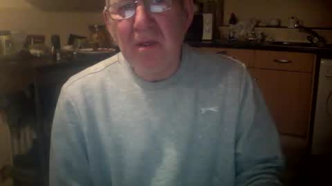 Snapshot of discovery63 chatting on 02/21/25, 06:37 discovery63 online show from 02/21/25, 06:37