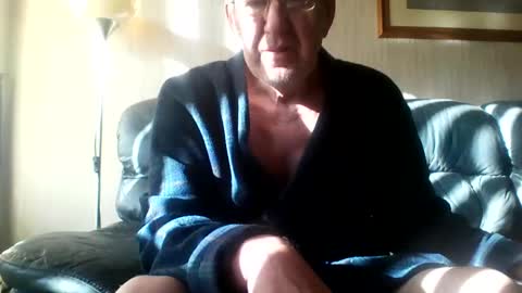 Snapshot of discovery63 chatting on 11/02/25, 10:39 discovery63 online show from 11/02/25, 10:39