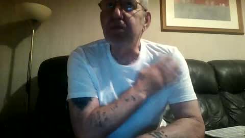 Snapshot of discovery63 chatting on 11/08/25, 06:51 discovery63 online show from 11/08/25, 06:51