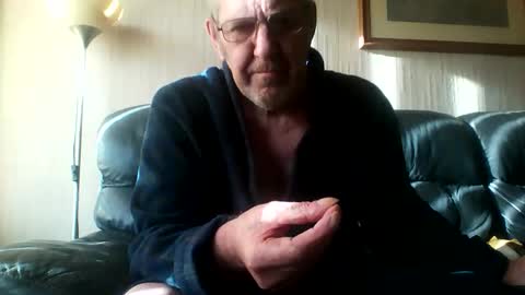 Snapshot of discovery63 chatting on 11/17/25, 11:05 discovery63 online show from 11/17/25, 11:05