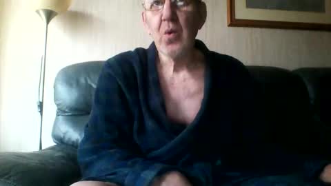 Snapshot of discovery63 chatting on 01/11/26, 11:37 discovery63 online show from 01/11/26, 11:37