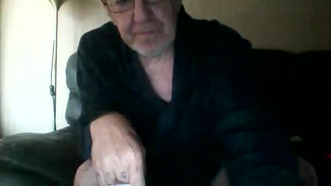 Snapshot of discovery63 chatting on 02/05/26, 02:22 discovery63 online show from 02/05/26, 02:22