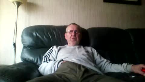 Snapshot of discovery63 chatting on 02/11/26, 11:59 discovery63 online show from 02/11/26, 11:59