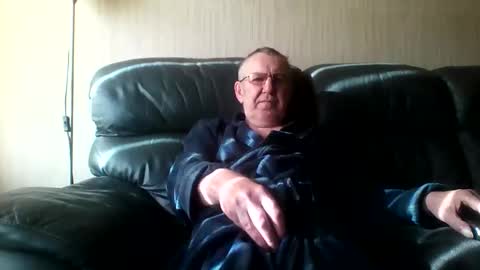 Snapshot of discovery63 chatting on 02/16/26, 12:01 discovery63 online show from 02/16/26, 12:01