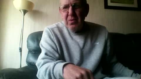 Snapshot of discovery63 chatting on 03/05/26, 12:12 discovery63 online show from 03/05/26, 12:12