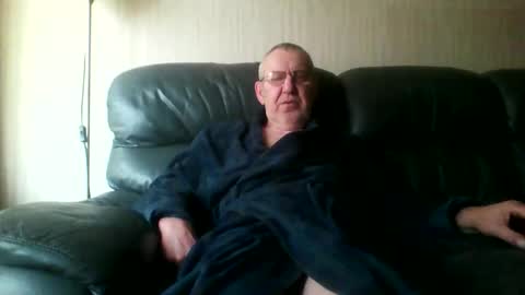 Snapshot of discovery63 chatting on 03/08/26, 11:03 discovery63 online show from 03/08/26, 11:03