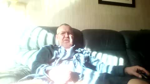 Snapshot of discovery63 chatting on 03/14/26, 09:37 discovery63 online show from 03/14/26, 09:37